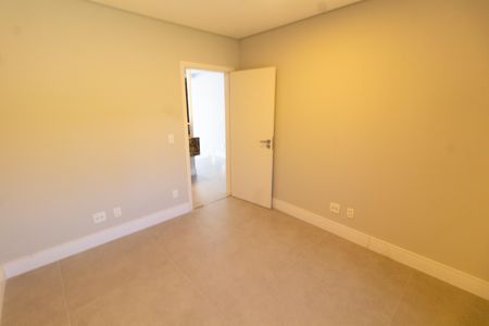 Casa de condomínio à venda com 411m², 4 quartos e 4 vagasEscritório