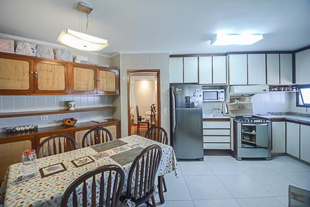 Apartamento à venda com 221m², 4 quartos e 3 vagasCozinha