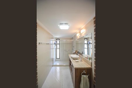 Apartamento à venda com 221m², 4 quartos e 3 vagasBanheiro da Suíte