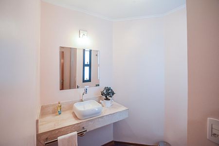 Apartamento à venda com 221m², 4 quartos e 3 vagasLavabo