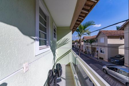 Casa de condomínio à venda com 90m², 3 quartos e 2 vagas Casa de condomínio à venda com 90m², 3 quartos e 2 vagasVaranda