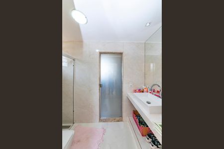 Casa de condomínio à venda com 90m², 3 quartos e 2 vagas Casa de condomínio à venda com 90m², 3 quartos e 2 vagasBanheiro Semi Suítes