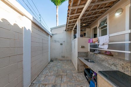 Casa de condomínio à venda com 90m², 3 quartos e 2 vagas Casa de condomínio à venda com 90m², 3 quartos e 2 vagasÁrea de Serviço