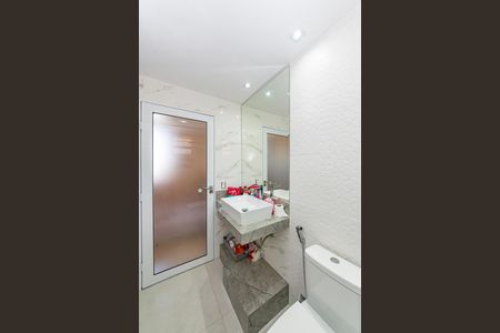 Casa de condomínio à venda com 90m², 3 quartos e 2 vagas Casa de condomínio à venda com 90m², 3 quartos e 2 vagasBanheiro da Suíte