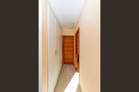 Casa de condomínio à venda com 90m², 3 quartos e 2 vagas Casa de condomínio à venda com 90m², 3 quartos e 2 vagasCorredor