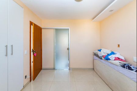 Casa de condomínio à venda com 90m², 3 quartos e 2 vagas Casa de condomínio à venda com 90m², 3 quartos e 2 vagasSemi Suíte 2