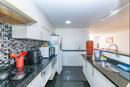 Casa de condomínio à venda com 90m², 3 quartos e 2 vagas Casa de condomínio à venda com 90m², 3 quartos e 2 vagasCozinha