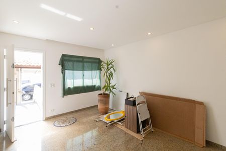 Casa para alugar com 108m², 2 quartos e 3 vagasSala