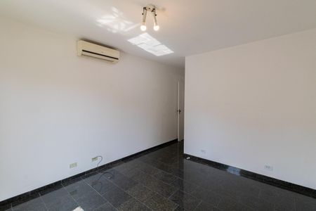 Casa para alugar com 108m², 2 quartos e 3 vagasSuíte
