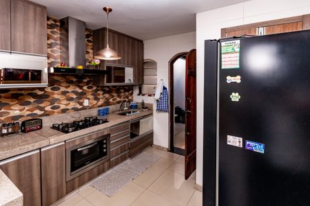 Casa à venda com 360m², 5 quartos e 2 vagas Casa à venda com 360m², 5 quartos e 2 vagasCozinha