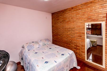 Casa à venda com 360m², 5 quartos e 2 vagas Casa à venda com 360m², 5 quartos e 2 vagasQuarto 2