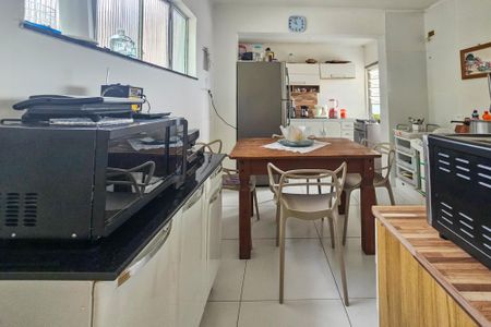 Casa de condomínio para alugar com 330m², 5 quartos e 5 vagascozinha