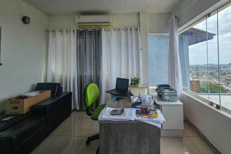 Casa de condomínio para alugar com 330m², 5 quartos e 5 vagassala