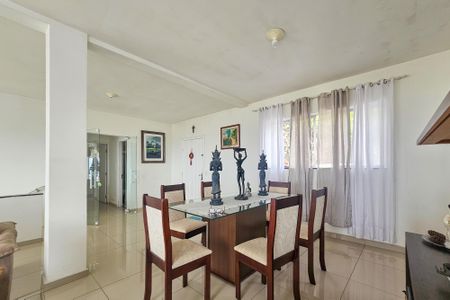 Casa de condomínio para alugar com 330m², 5 quartos e 5 vagassala