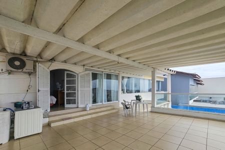 Casa de condomínio para alugar com 330m², 5 quartos e 5 vagasvaranda