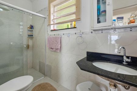 Casa de condomínio para alugar com 330m², 5 quartos e 5 vagasbanheiro 