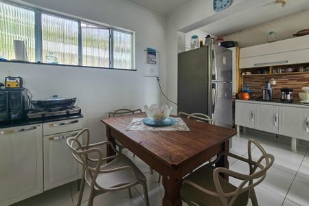 Casa de condomínio para alugar com 330m², 5 quartos e 5 vagascozinha