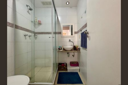 Apartamento à venda com 100m², 2 quartos e sem vagaBanheiro social