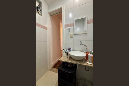 Apartamento à venda com 100m², 2 quartos e sem vagaBanheiro da Suíte