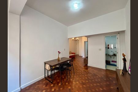 Apartamento à venda com 100m², 2 quartos e sem vagaSala