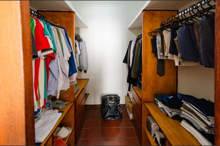 Apartamento para alugar com 200m², 4 quartos e 3 vagasCloset Suíte