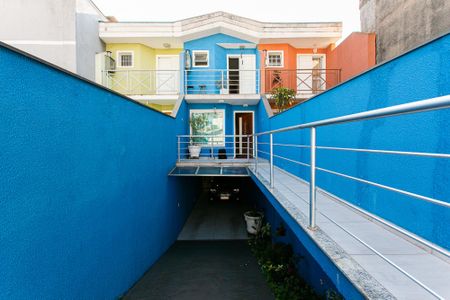 Casa à venda com 185m², 3 quartos e 4 vagas Casa à venda com 185m², 3 quartos e 4 vagasFachada