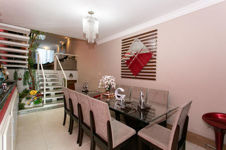 Casa à venda com 185m², 3 quartos e 4 vagas Casa à venda com 185m², 3 quartos e 4 vagasSala de Jantar