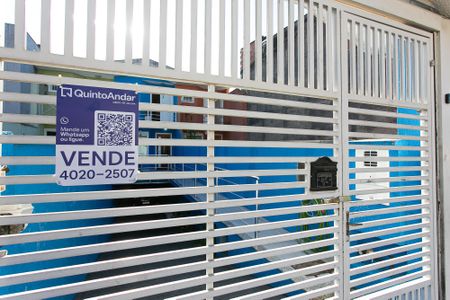 Casa à venda com 185m², 3 quartos e 4 vagas Casa à venda com 185m², 3 quartos e 4 vagasFachada