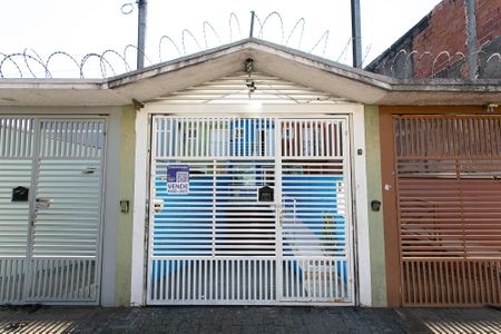 Casa à venda com 185m², 3 quartos e 4 vagas Casa à venda com 185m², 3 quartos e 4 vagasFachada