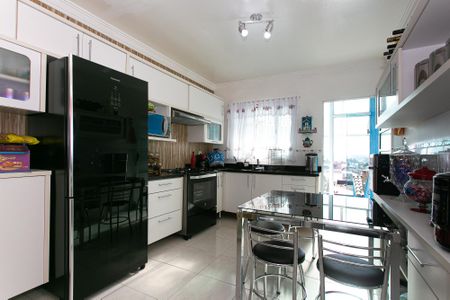 Casa à venda com 185m², 3 quartos e 4 vagas Casa à venda com 185m², 3 quartos e 4 vagasCozinha