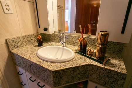 Casa à venda com 185m², 3 quartos e 4 vagas Casa à venda com 185m², 3 quartos e 4 vagasBanheiro