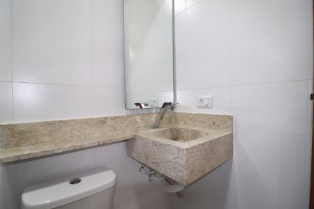 Casa à venda com 140m², 3 quartos e 2 vagasBanheiro Quarto 1 suíte