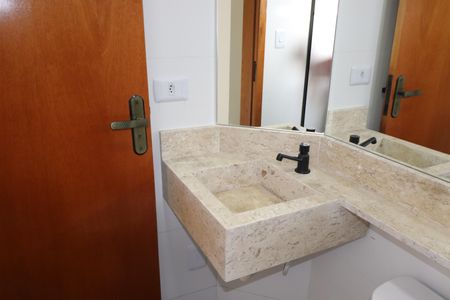 Casa à venda com 140m², 3 quartos e 2 vagasBanheiro Quarto 3 suíte