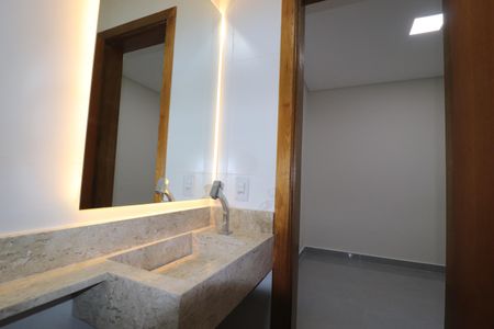 Casa à venda com 140m², 3 quartos e 2 vagasBanheiro Quarto 2 suíte