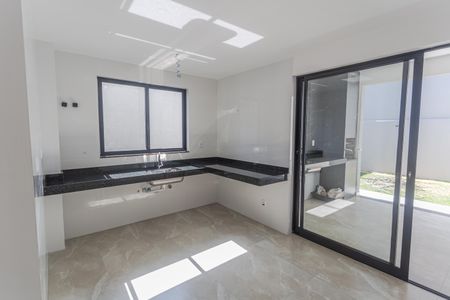 Casa à venda com 155m², 4 quartos e 2 vagasCozinha