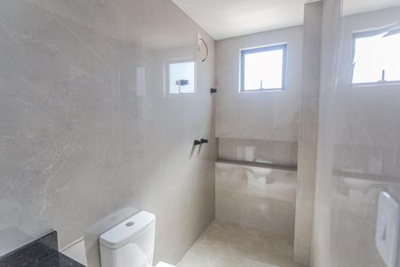 Casa à venda com 155m², 4 quartos e 2 vagasBanheiro da Suíte