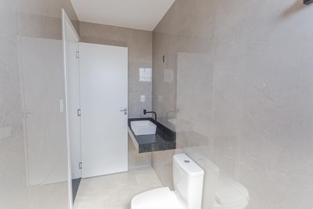 Casa à venda com 155m², 4 quartos e 2 vagasBanheiro da Suíte