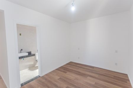 Casa à venda com 155m², 4 quartos e 2 vagasSuíte