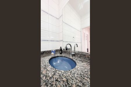 Apartamento à venda com 60m², 2 quartos e 1 vaga Apartamento à venda com 60m², 2 quartos e 1 vagaBanheiro Social