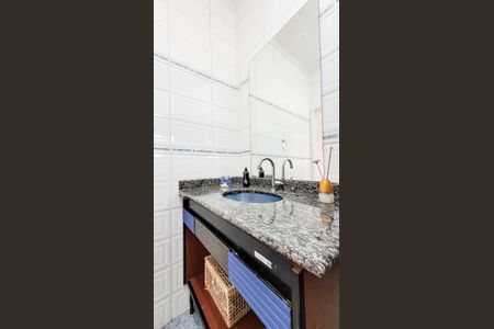 Apartamento à venda com 60m², 2 quartos e 1 vaga Apartamento à venda com 60m², 2 quartos e 1 vagaBanheiro Social