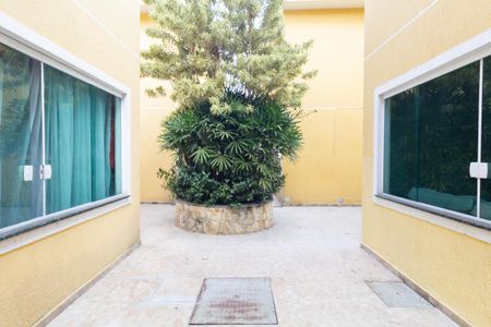 Casa de condomínio à venda com 60m², 2 quartos e 1 vagaÁrea comum