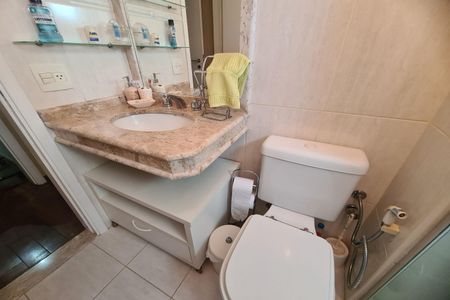 Apartamento à venda com 132m², 3 quartos e 2 vagasBanheiro da Suíte 2