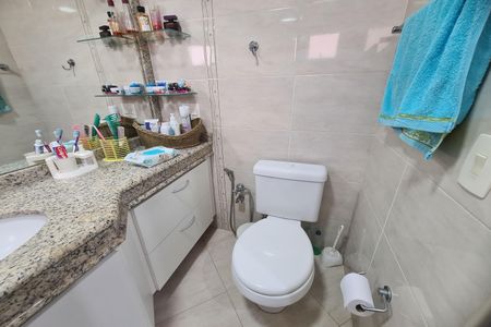 Apartamento à venda com 132m², 3 quartos e 2 vagasBanheiro da Suíte 1