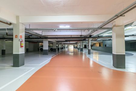 Apartamento à venda com 160m², 3 quartos e 3 vagas Apartamento à venda com 160m², 3 quartos e 3 vagasEstacionamento