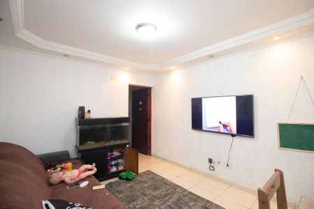 Casa à venda com 200m², 4 quartos e 1 vaga Casa à venda com 200m², 4 quartos e 1 vagaCasa 2 - Sala
