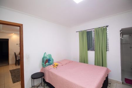 Casa à venda com 200m², 4 quartos e 1 vaga Casa à venda com 200m², 4 quartos e 1 vagaCasa 2 - Quarto