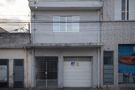 Casa à venda com 200m², 4 quartos e 1 vaga Casa à venda com 200m², 4 quartos e 1 vagaFachada