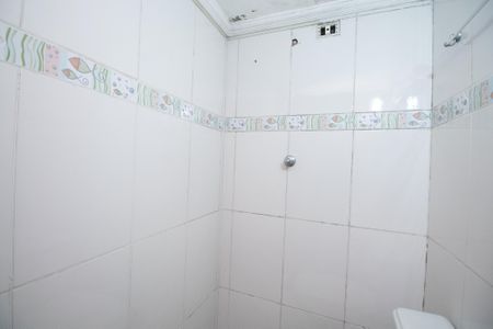 Casa à venda com 200m², 4 quartos e 1 vaga Casa à venda com 200m², 4 quartos e 1 vagaCasa 2 - Banheiro do Quarto