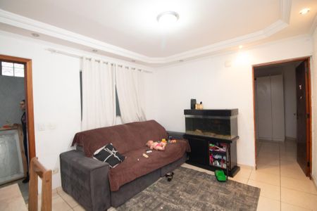 Casa à venda com 200m², 4 quartos e 1 vaga Casa à venda com 200m², 4 quartos e 1 vagaCasa 2 - Sala