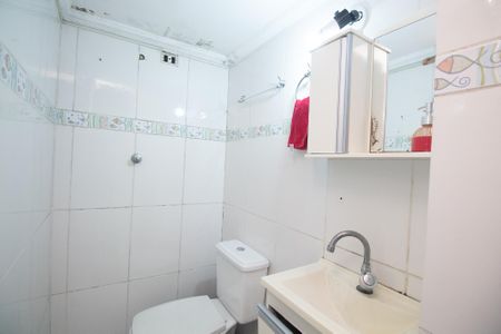 Casa à venda com 200m², 4 quartos e 1 vaga Casa à venda com 200m², 4 quartos e 1 vagaCasa 2 - Banheiro do Quarto